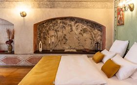 500 Year House - Krakow Old Town - Historic Apartments By Staymoovers